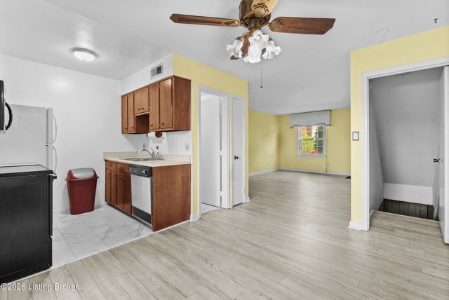 1926 Goldsmith Ln UNIT 85, Louisville, KY 40218