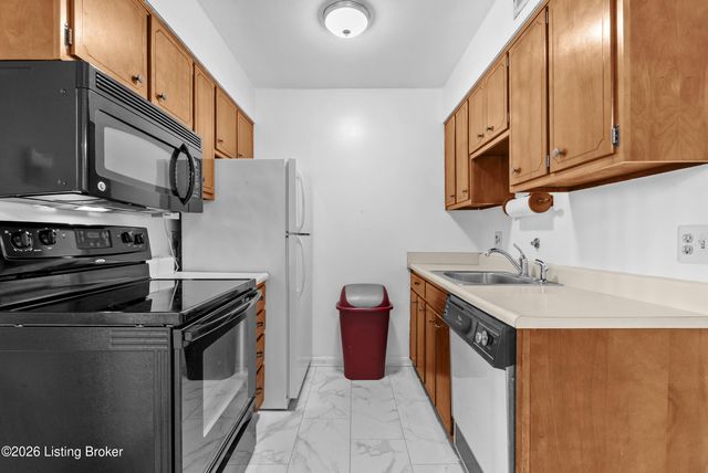1926 Goldsmith Ln UNIT 85, Louisville, KY 40218