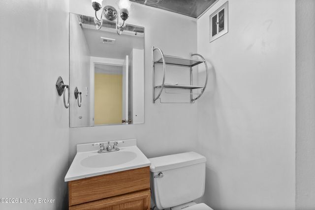1926 Goldsmith Ln UNIT 85, Louisville, KY 40218