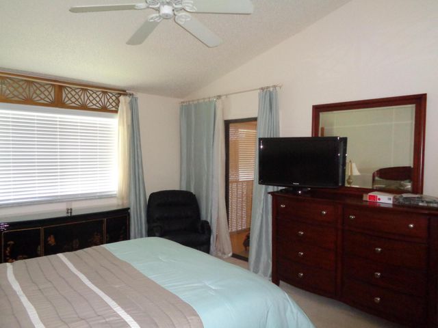 7657 Lexington Club Boulevard, Delray Beach, FL 33446