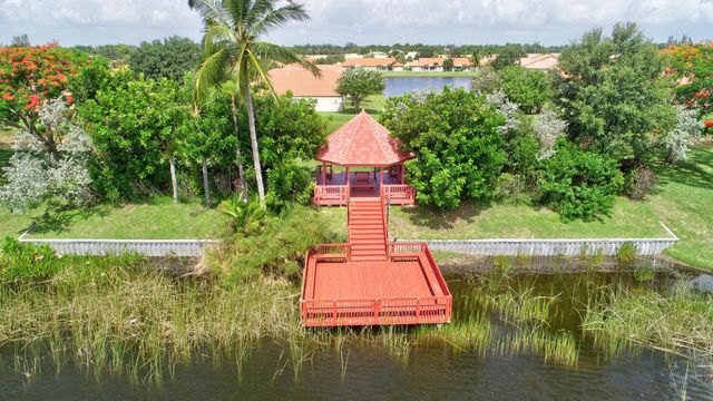 7657 Lexington Club Boulevard, Delray Beach, FL 33446