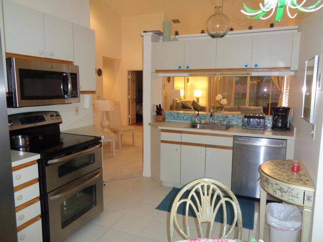 7657 Lexington Club Boulevard, Delray Beach, FL 33446