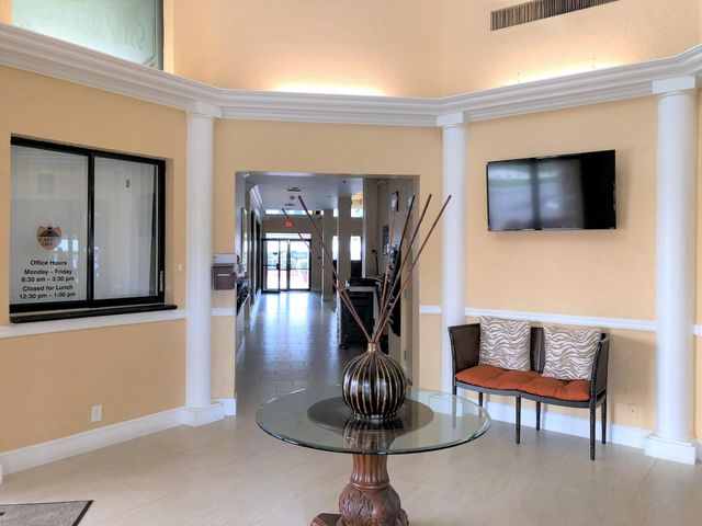7657 Lexington Club Boulevard, Delray Beach, FL 33446