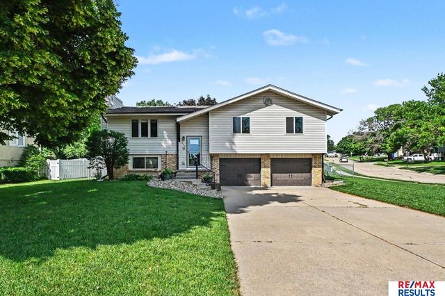 7326 Harvest Hills Drive, La Vista, NE 68128