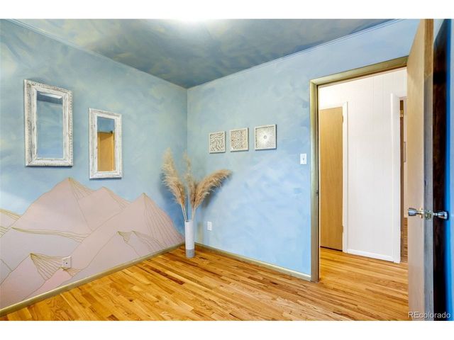 1610 Dixon Dr, Colorado Springs, CO 80909