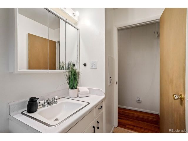 1610 Dixon Dr, Colorado Springs, CO 80909