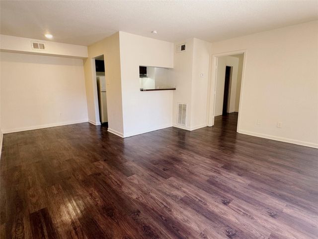 8100 Creekbend Drive 157, Houston, TX 77071