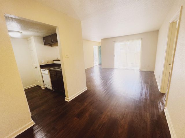 8100 Creekbend Drive 157, Houston, TX 77071