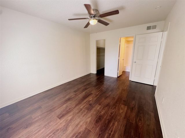 8100 Creekbend Drive 157, Houston, TX 77071