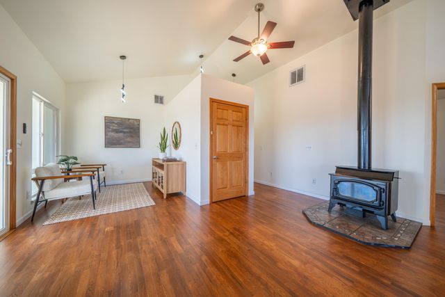 21857 W Elk Trail, Redding, CA 96003