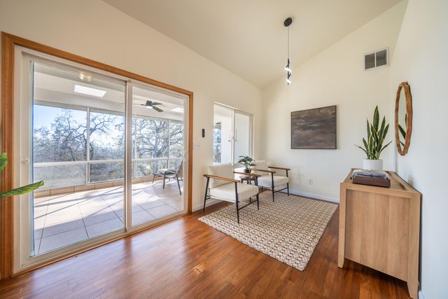 21857 W Elk Trail, Redding, CA 96003