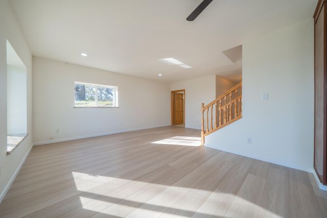 21857 W Elk Trail, Redding, CA 96003