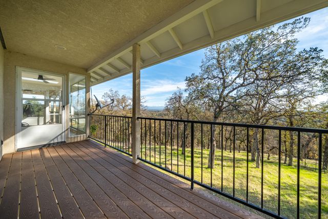21857 W Elk Trail, Redding, CA 96003