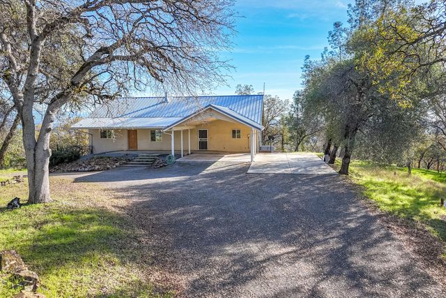 21857 W Elk Trail, Redding, CA 96003