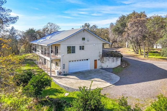 21857 W Elk Trail, Redding, CA 96003