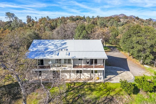 21857 W Elk Trail, Redding, CA 96003