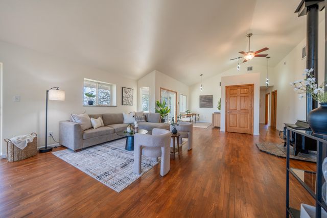 21857 W Elk Trail, Redding, CA 96003