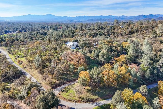 21857 W Elk Trail, Redding, CA 96003