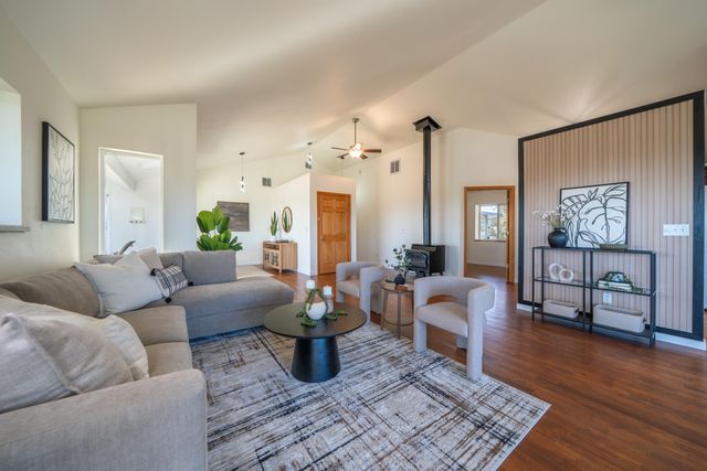 21857 W Elk Trail, Redding, CA 96003