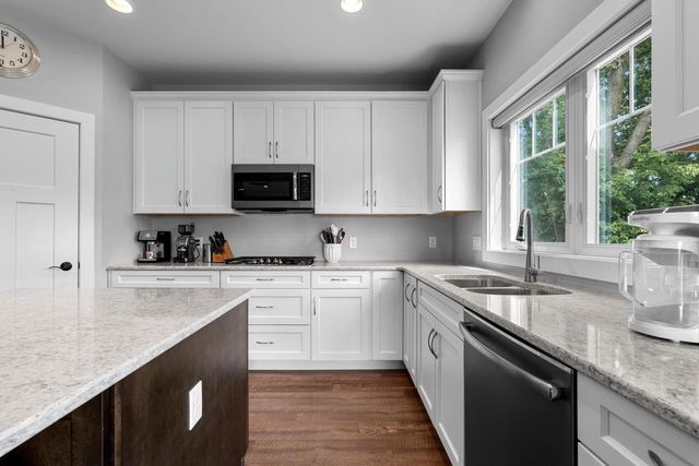 4294 N CRANE DRIVE, Appleton, WI 54914