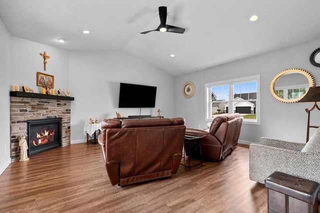 4294 N CRANE DRIVE, Appleton, WI 54914