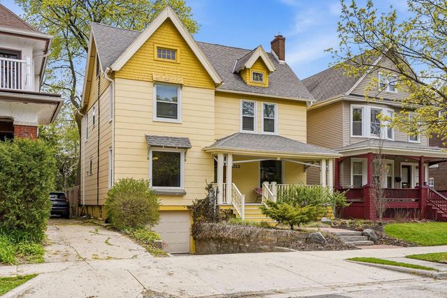 3212 Marietta AVENUE, Milwaukee, WI 53211