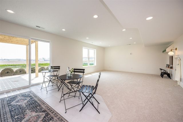 5466 Silver Ridge Road, Marion, IA 52302