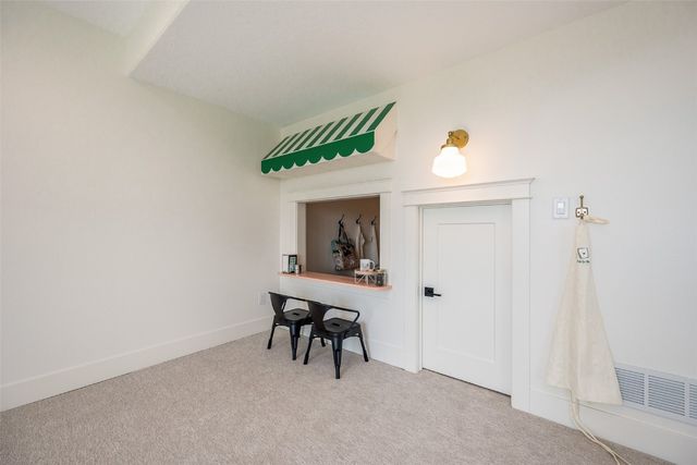 5466 Silver Ridge Road, Marion, IA 52302