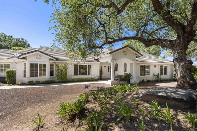 10525 Burned Oak Lane, Escondido, CA 92026