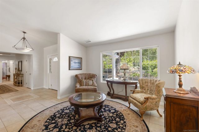 10525 Burned Oak Lane, Escondido, CA 92026