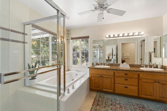 10525 Burned Oak Lane, Escondido, CA 92026