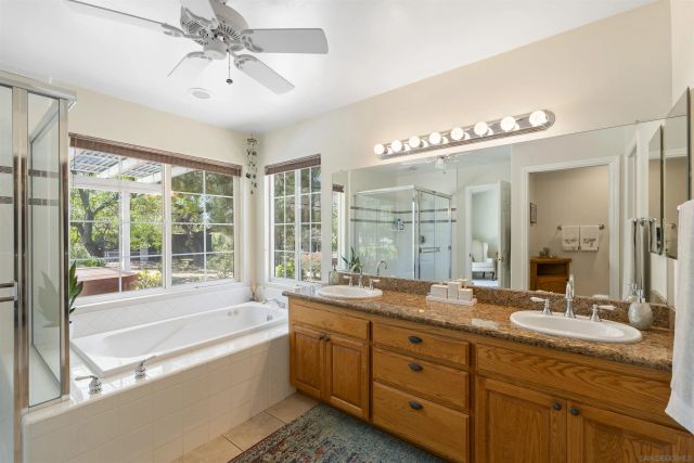 10525 Burned Oak Lane, Escondido, CA 92026