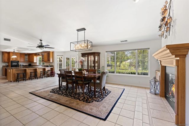 10525 Burned Oak Lane, Escondido, CA 92026