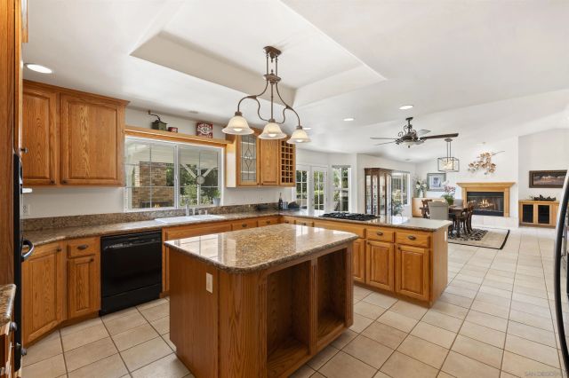 10525 Burned Oak Lane, Escondido, CA 92026