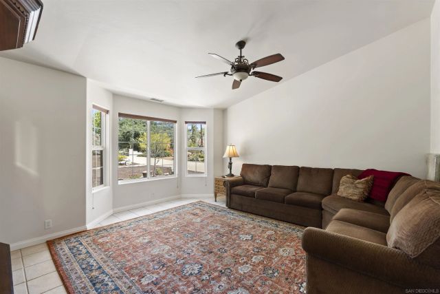 10525 Burned Oak Lane, Escondido, CA 92026