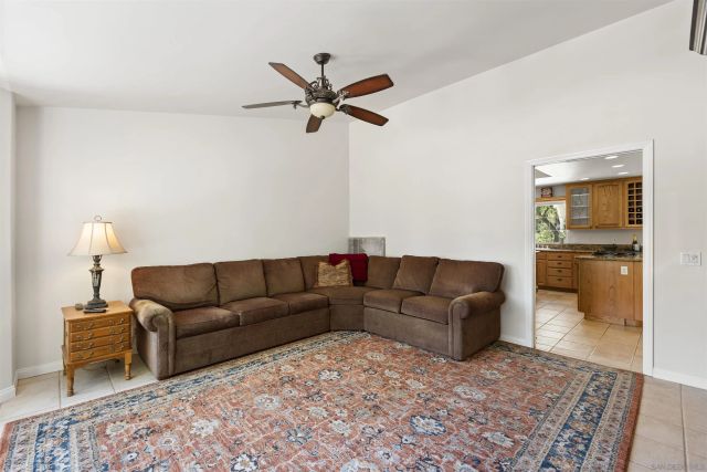 10525 Burned Oak Lane, Escondido, CA 92026
