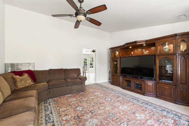10525 Burned Oak Lane, Escondido, CA 92026