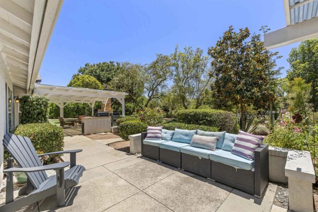 10525 Burned Oak Lane, Escondido, CA 92026