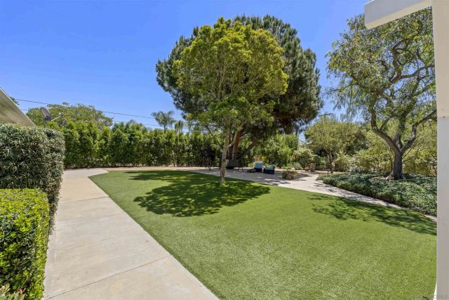 10525 Burned Oak Lane, Escondido, CA 92026