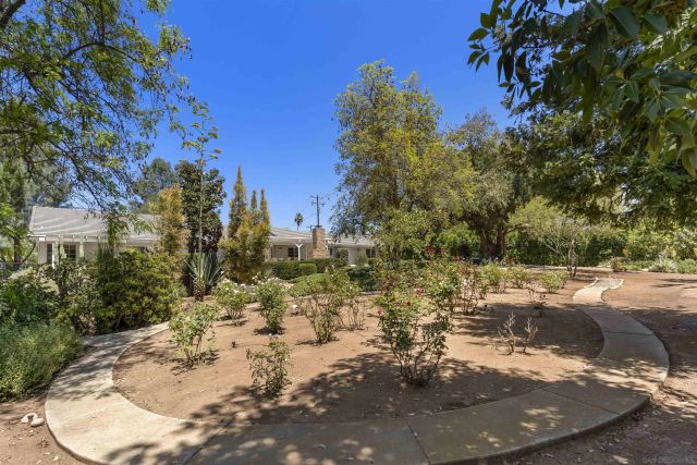 10525 Burned Oak Lane, Escondido, CA 92026