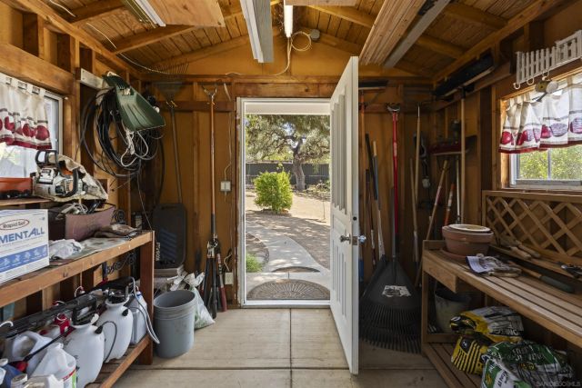 10525 Burned Oak Lane, Escondido, CA 92026