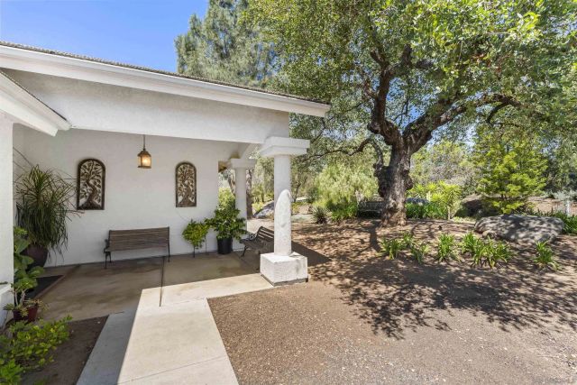 10525 Burned Oak Lane, Escondido, CA 92026