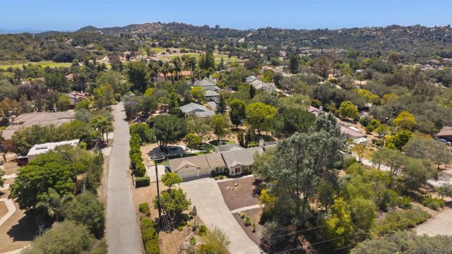 10525 Burned Oak Lane, Escondido, CA 92026