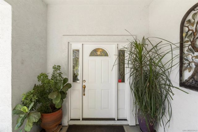 10525 Burned Oak Lane, Escondido, CA 92026