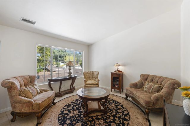 10525 Burned Oak Lane, Escondido, CA 92026