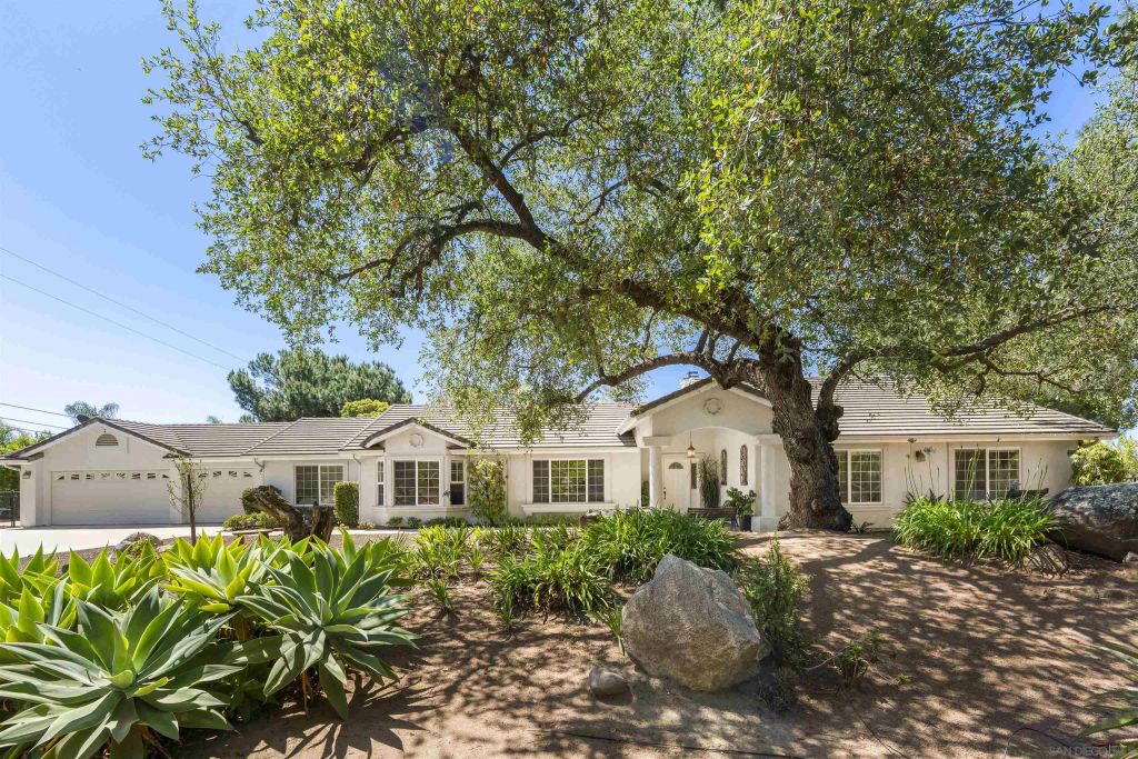 10525 Burned Oak Lane, Escondido, CA 92026