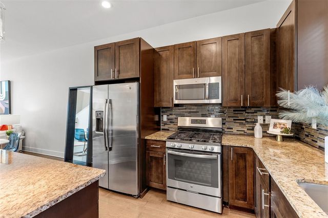 130 8TH STREET N, St Petersburg, FL 33701