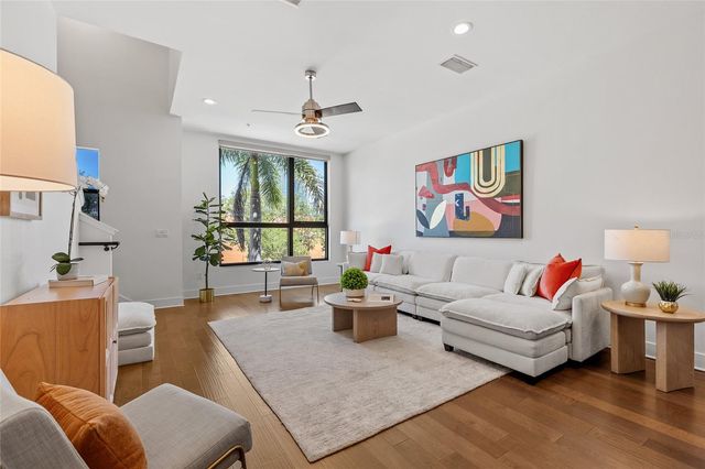 130 8TH STREET N, St Petersburg, FL 33701