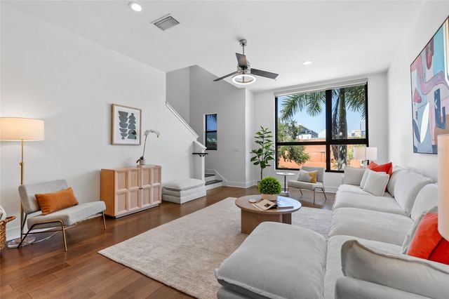 130 8TH STREET N, St Petersburg, FL 33701