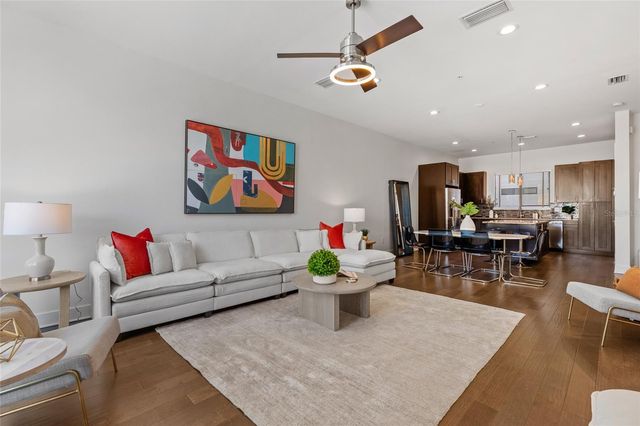 130 8TH STREET N, St Petersburg, FL 33701